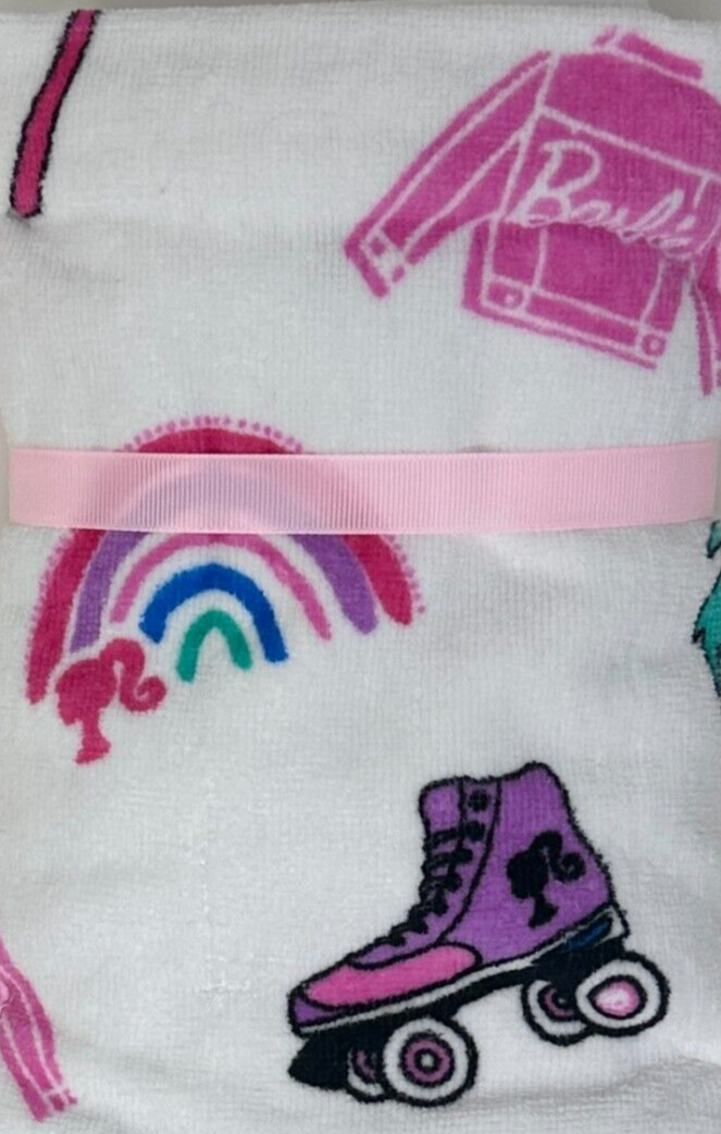 Toallas de mano con diseño retro de arcoíris y patines de Barbie