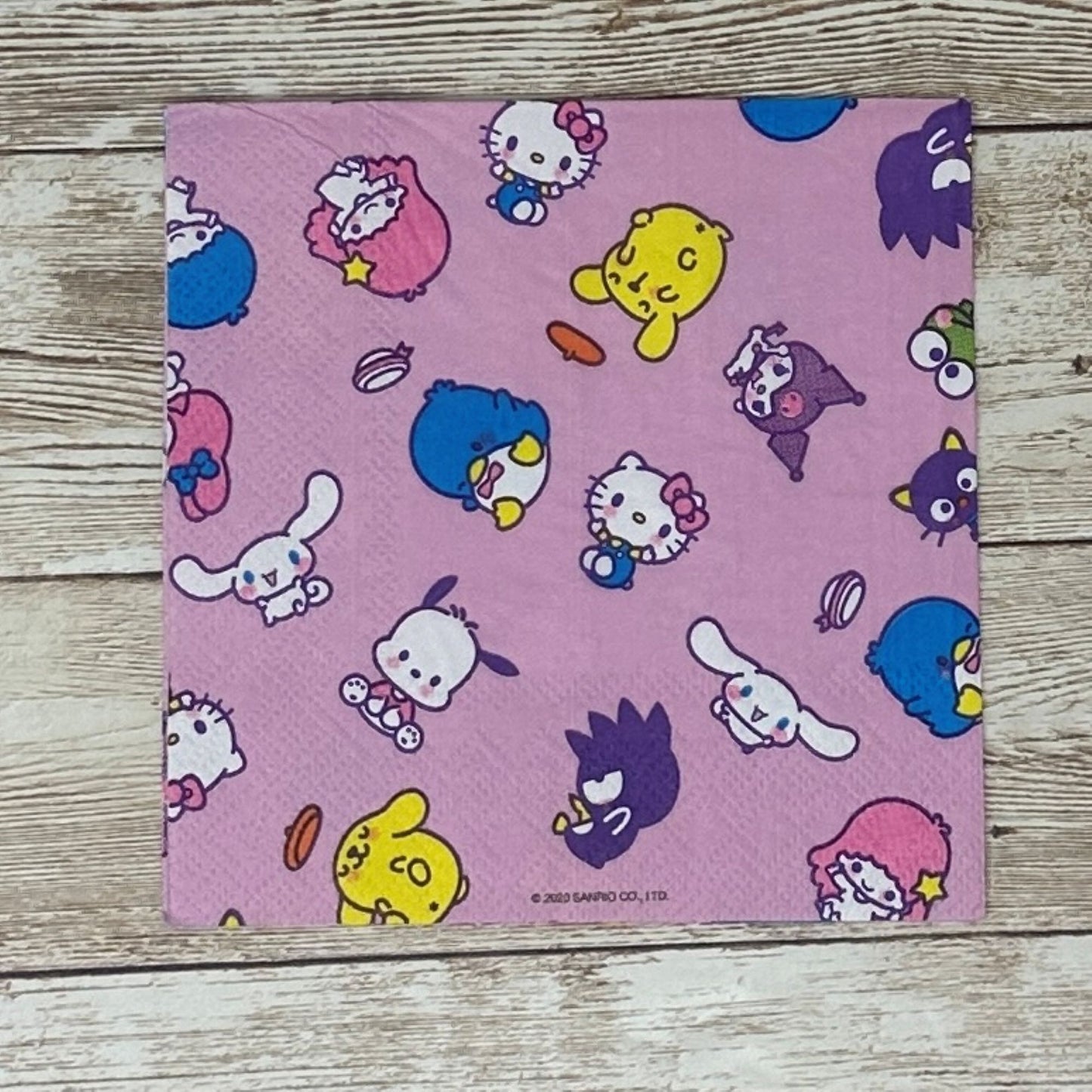 Servilletas de decoupage de Hello Kitty y amigos en rosa sobre las nubes de Sanrio
