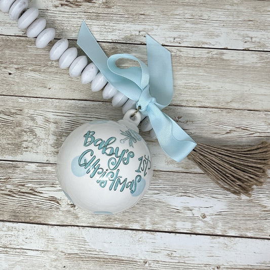 Adorno navideño de cerámica en forma de bola para bebé niño, pintado a mano en azul y blanco