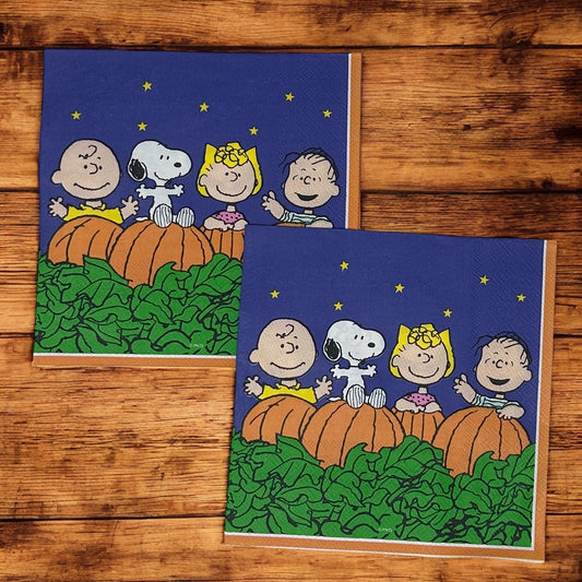 Servilletas de papel con diseño de calabaza y decoupage de Peanuts para la cena de Charlie Brown
