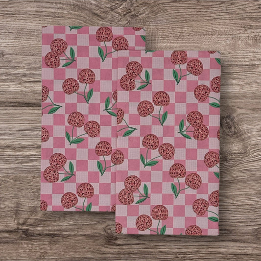 Servilletas con decoupage en forma de disco de cerezas rosas Manualidades con papel de tablero de ajedrez